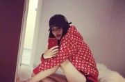 ins 文案:看了李小璐的ins，網友說有一股濃濃的外圍網紅風