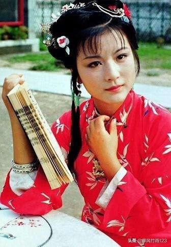 史湘云有金麒麟，宝玉也得了个金麒麟，这寓意着什么？