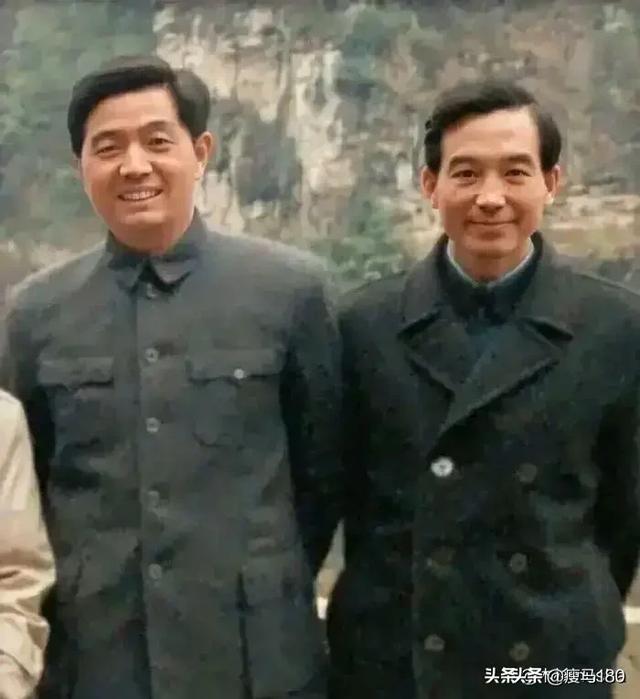 您觉得媒体的新闻报道应该客观公正还是舆论风向一边儿倒呢？