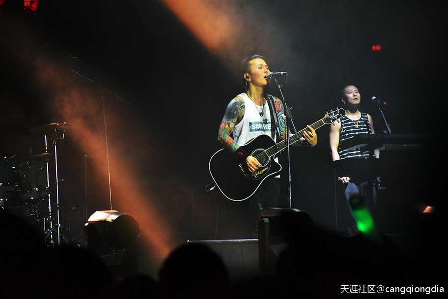 2019年麻椒音乐节第二天热情高涨，郝云压轴引发全场大合唱