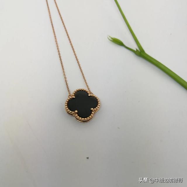 有哪些经典的珠宝广告语？