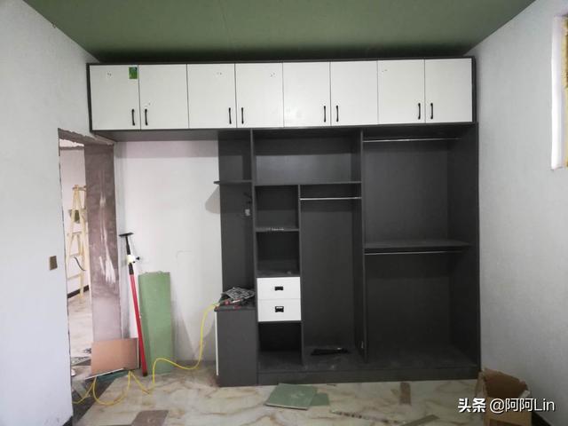 同样的板材，木工打柜子与定制衣柜，差价能有多少？