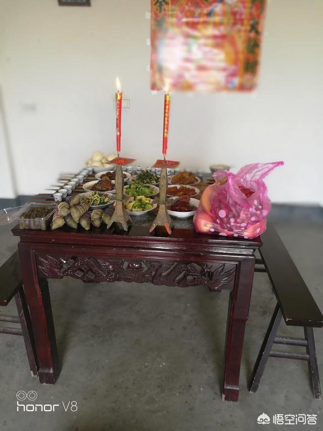 有专家提倡扫墓网上祭奠，大家怎么看？