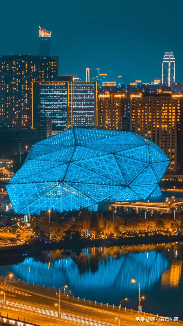 你看到过哪些简短有内涵的一看就想发朋友圈的句子？