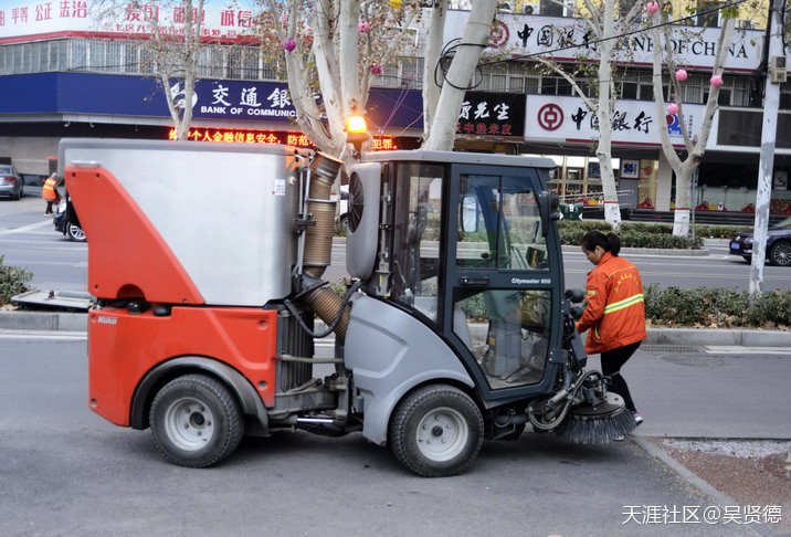 向大年初一坚守者致敬