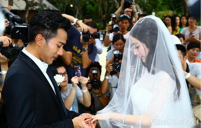 杨幂刚公布离婚，刘恺威微博就设限请大波水军，这叫和平分手？