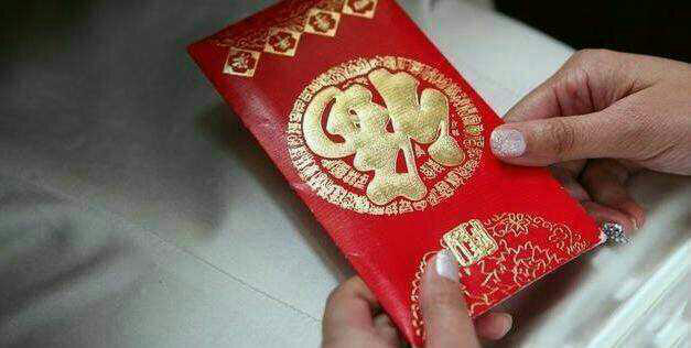 女儿过生日奶奶发红包，看到钱，我发朋友圈，婆婆直接失控