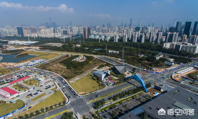 现在深圳的工厂慢慢开始转移到别的城市，是不是深圳要全面商业化？