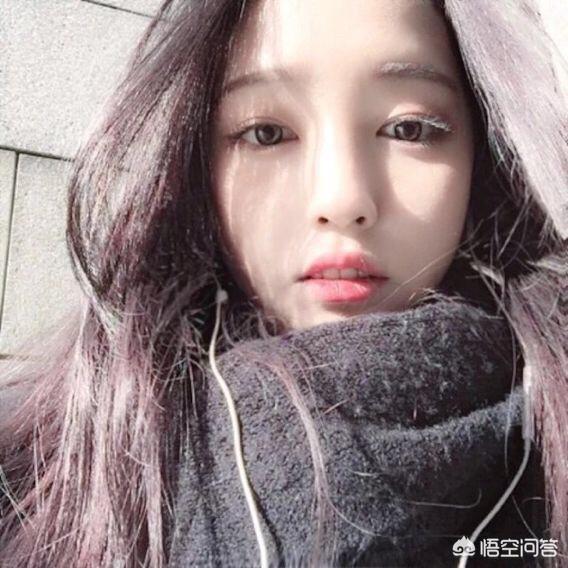 在一家刚起步的电商公司，每天基本没事可做，天天被老板骂，全月无休，我该辞职吗？