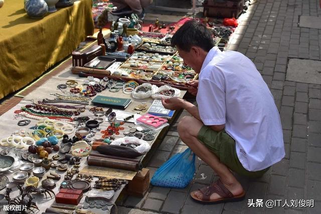 地摊经济是否会击败电商？