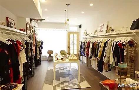 电商+短视频平台的快速发展，服装实体店铺该如何抉择？