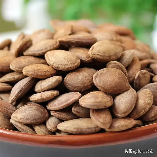 瓜蒌种植一亩地需要投资多少钱？适合大面积种植吗？
